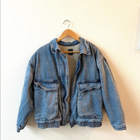 💕host pick💕sherpa lined trucker jacket - Picture 2 of 4